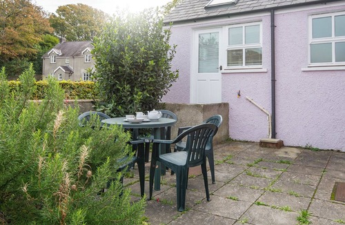 Manorbier Cottage | The Nook, Holiday Cottage Manorbier, Sleeps 4, 2 bedrooms, bathrooms