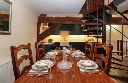 Stanton Cottage | THE OLD CIDER PRESS, character holiday cottage in Broadway