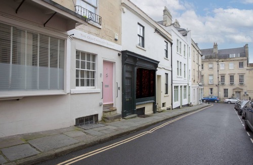 Upper Town House | The Old Crescent Bakery - Beautiful Bath Townhouse