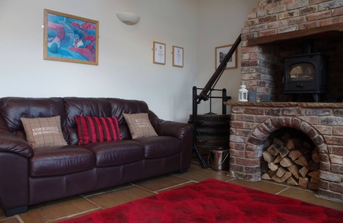 Helperthorpe House | The Old Forge, 4 Bed Modern Barn Conversion in The Yorkshire Wolds