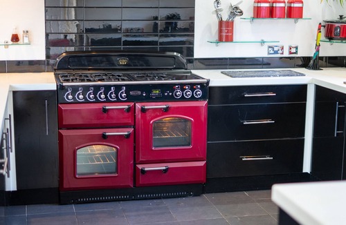 Penybont Cottage | THE OLD POST OFFICE, pet friendly, with hot tub in Llandrindod Wells