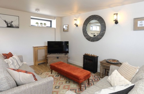 Loppington Cottage | THE OLD WORKSHOP, pet friendly, with a garden in Wem