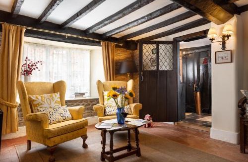 Dunster House | The Oval