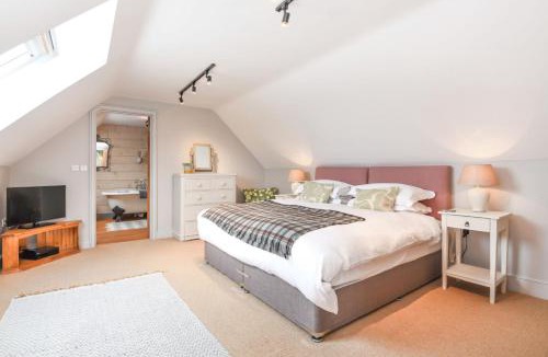 Stanhoe House | The Paddock