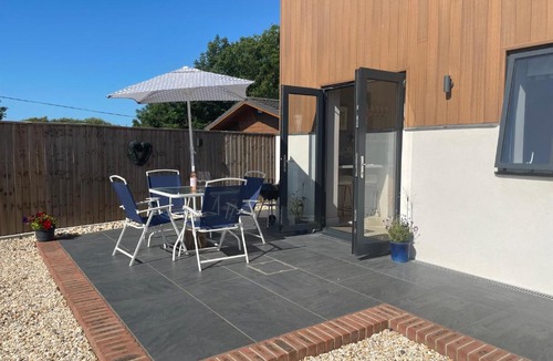 Wareham Apartment | The Paddocks - Spacious annexe with rural outlook.