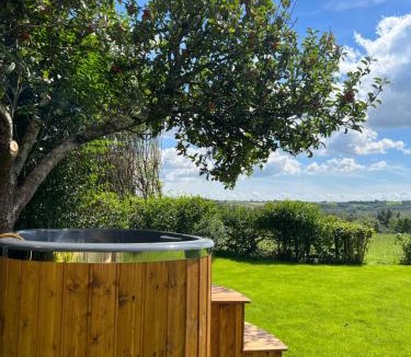 Bridgend Ski Chalet | The Perch