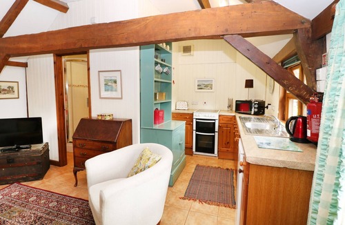 Urchfont Cottage | THE POTTERY, pet friendly, character holiday cottage in Urchfont