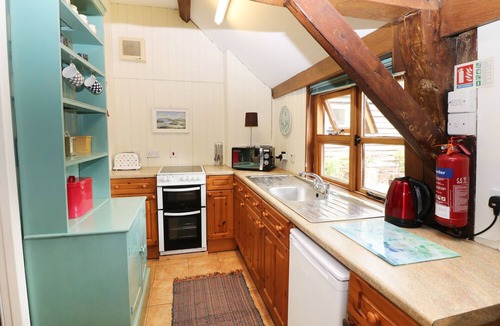 Urchfont Cottage | THE POTTERY, pet friendly, character holiday cottage in Urchfont