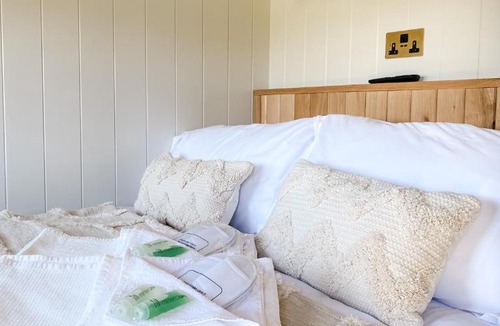 Stamford Apartment | The Rabbit Warren Shepherd Hut
