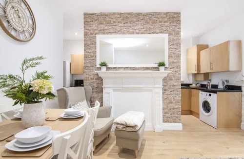 Gravesend Apartment | The Roost Group - 2 Bedrooms - Apartment #2