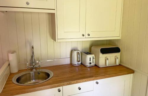 Wallingford House | The Shepherds Hut