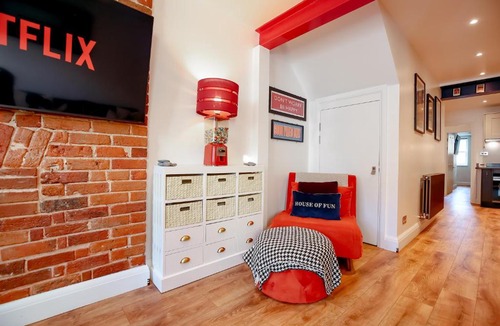 Worthing Apartment | The Simms Suite