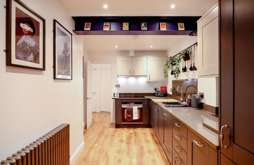 Worthing Apartment | The Simms Suite