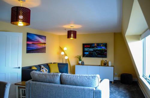 Deal Apartment | The Sky Lounge