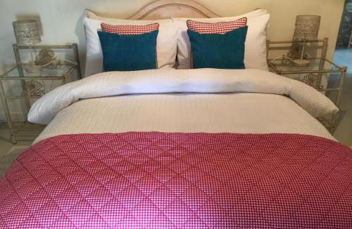 Pentrefelin Apartment | The Stable Loft, Llwynhelig Manor