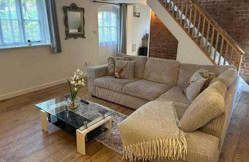 Worlington House | The Stables