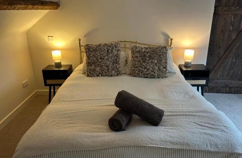 Worlington House | The Stables