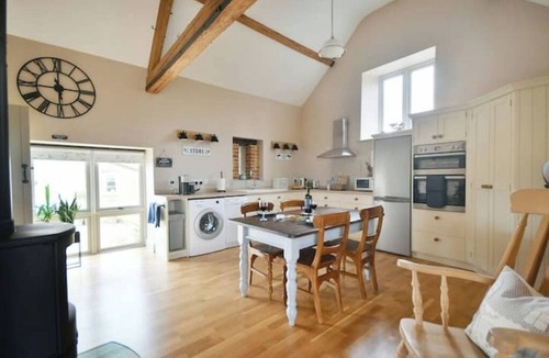 Bremhill Cottage | The Stone Barn - Luxury Barn in Rural Wiltshire