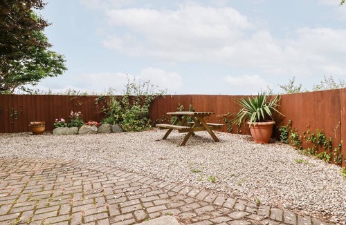 Saint Kew Cottage | THE STUDIO, pet friendly, character holiday cottage in Wadebridge