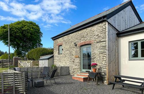 Brayford House | The Tractor Barn - Uk49678