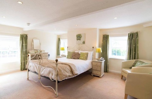 Carlton-in-Cleveland Hotel | The Treebridge Hotel