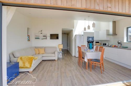Eype House | The Wave