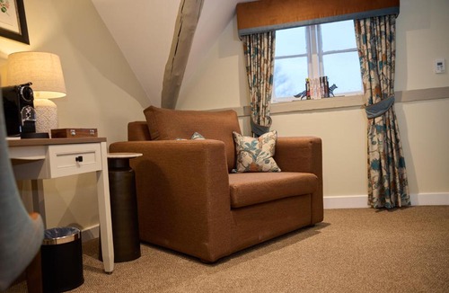 Ampthill Hotel | The White Hart, Ampthill, Bedfordshire - Acorn Pubs