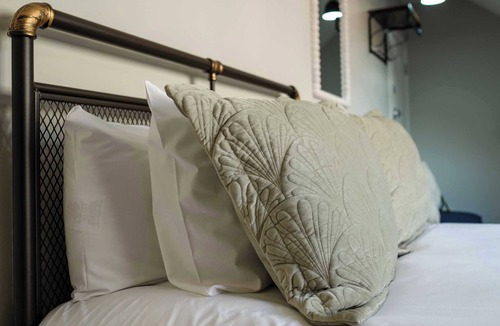 Bradley Stoke Apartment | The Willow - Studio 17