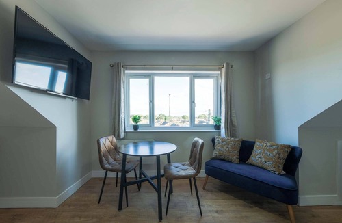 Bradley Stoke Apartment | The Willow - Studio 23
