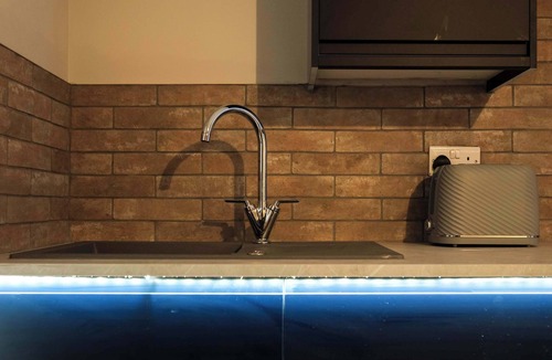 Bradley Stoke Apartment | The Willow - Studio 28