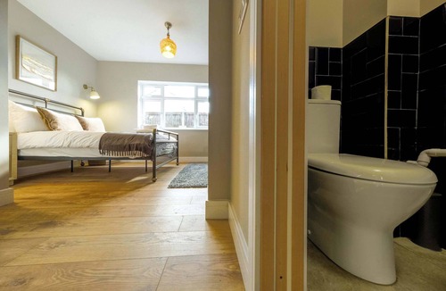 Bradley Stoke Apartment | The Willow - Studio A