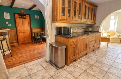Acrefair House | The Willows Denbighshire 4-bed