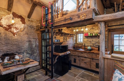 Ilkley Cottage | The Woolcombers is an idyllic and romantic retreat for two situated in Ilkley.