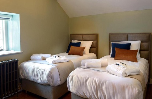 Llangollen Hotel | Three Eagles Hotel&Restaurant and Garden Bar