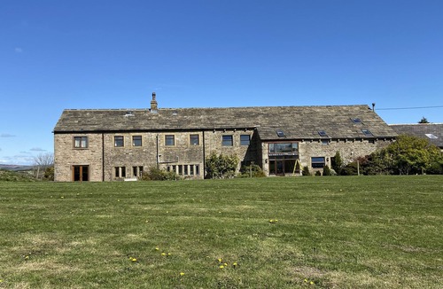 Burnley House | Threshings Country Cottage, with lovely open views