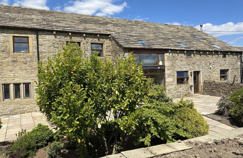 Burnley House | Threshings Country Cottage, with lovely open views