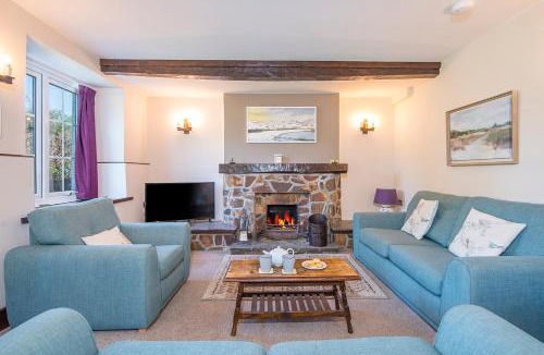 Dinas Cross House | Tides Reach