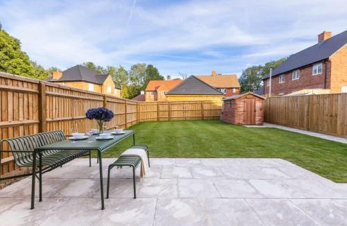 Bracknell House | Tilehurst Cottage - Modern 3beds -3 baths- 20 min from Legoland-Ascot-Windsor