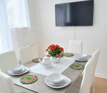 Dagenham House | Time Space Bliss