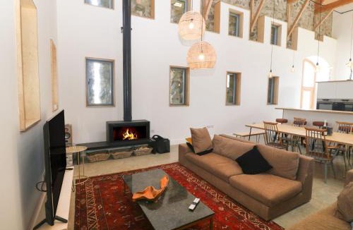 Llangefni House | Tithe Barn