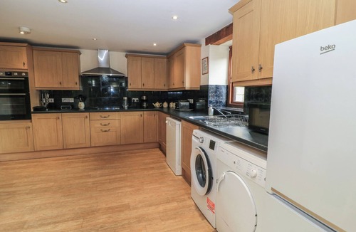 Chipping Norton Cottage | Tithe Barn, Lyneham