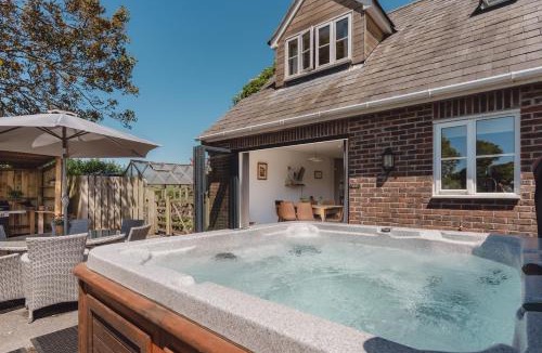 Dorchester House | Tokenhill Cottage
