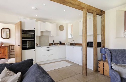 Wickhamford House | Toms End, Mickleton, Chipping Campden, sleeps 4 guests
