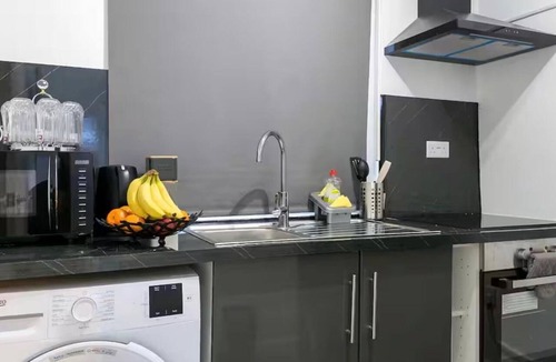 Thornton Heath Apartment | Tos Luxury Modern Private Studio