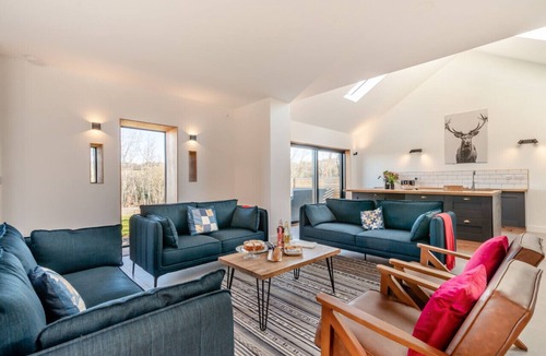 Hoylandswaine House | Tractor Store - Five Bedroom House, Sleeps 10