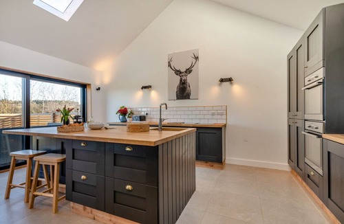 Hoylandswaine House | Tractor Store - Five Bedroom House, Sleeps 10