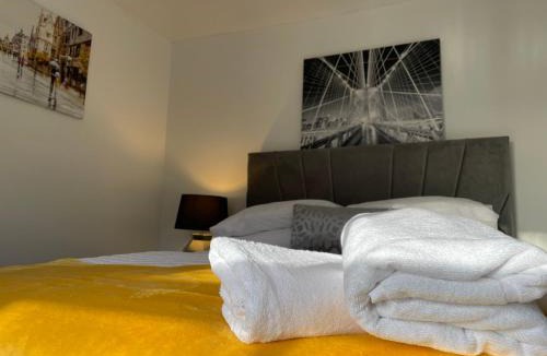 Wem Apartment | Traditional with Views