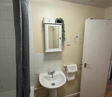 Jubilee Apartment | Tranquil 1BD in Edmonton