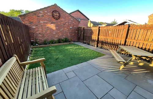 Thornton-Cleveleys House | Tranquil 3 bedroom town house with Sky Glass