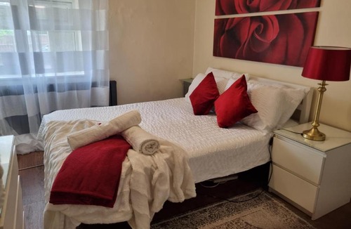Edgware Apartment | Tranquil City Escape in Edgware - 1 Bed Apartment
